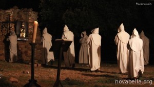 03-Los-monjes-acuden-al-Miserere-antes-de-ser-asesinados
